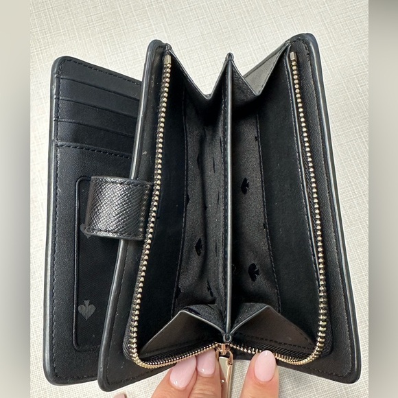 EUC- Kate Spade Wallet - Picture 4 of 7